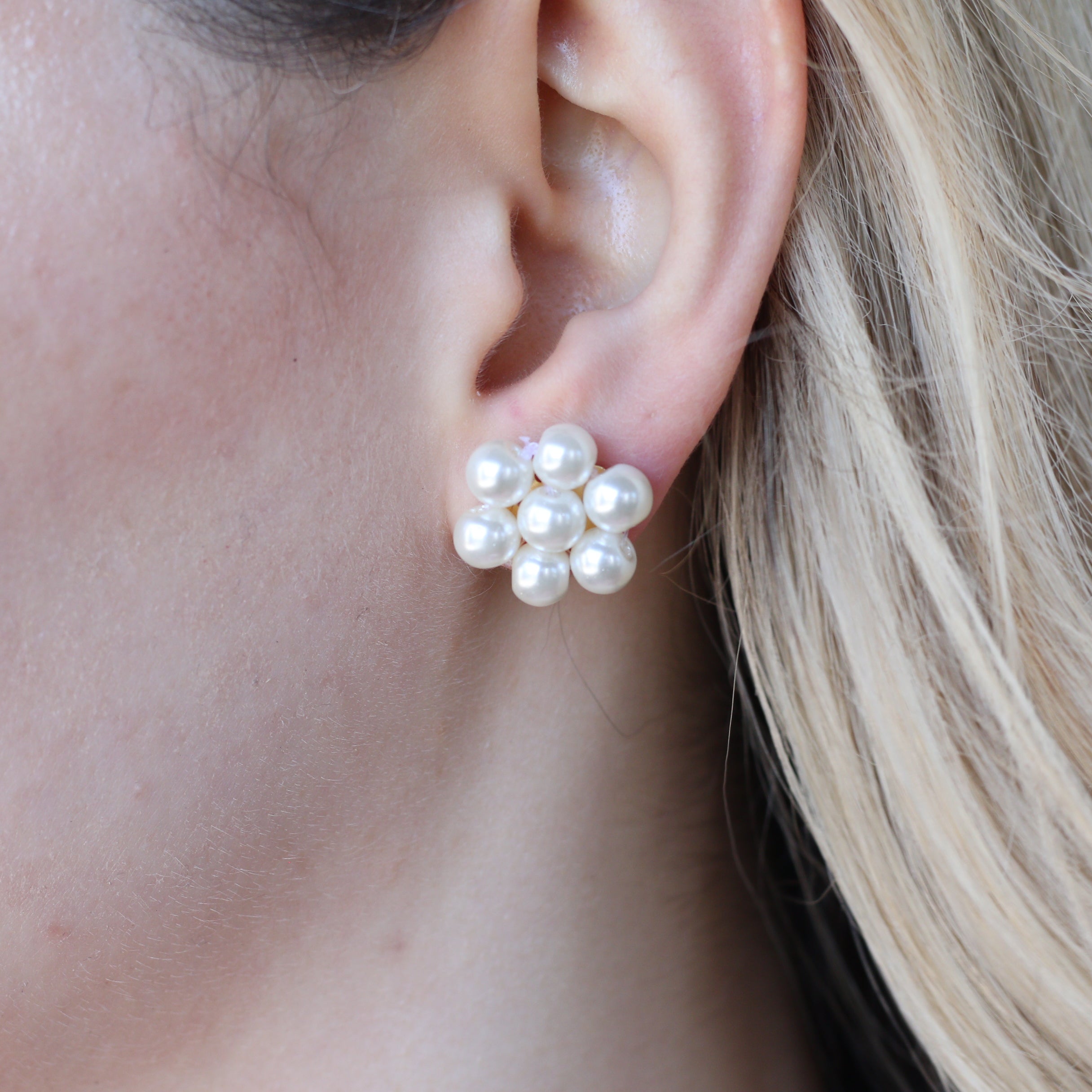 Dangling Earrings: All You Need to Go with the Trend in 2025