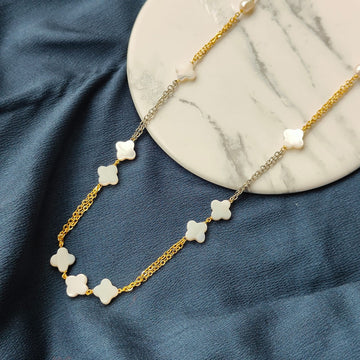 Chic Simplicity: Enchanting White Clover Jewellery Set
