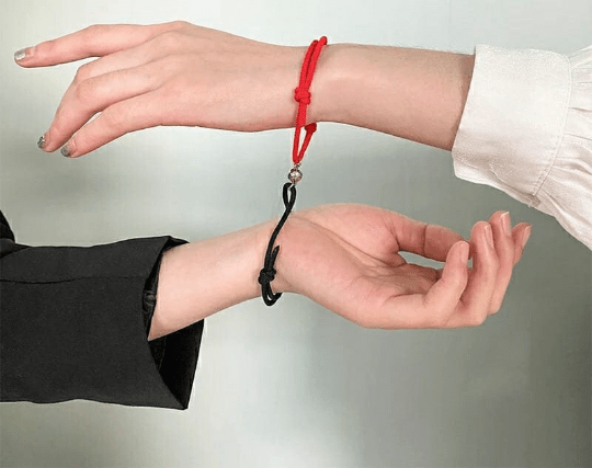 Pinky Promise Dating bracelet- Show your love this Black Friday 2025