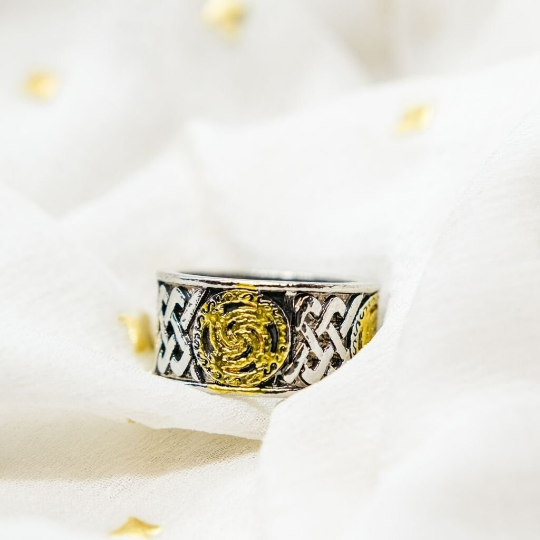 Unleash Timeless Elegance: Exploring 8mm Wide Vintage Dragon Rings for Both Men and Women