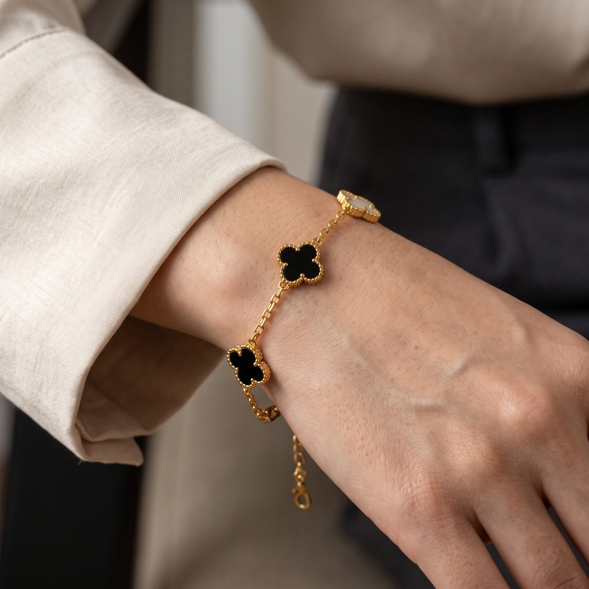 18ct Gold Plated Black and White Clover Charm Chain Bracelet 8 Inch (Close-up Detail) | The Colourful Aura