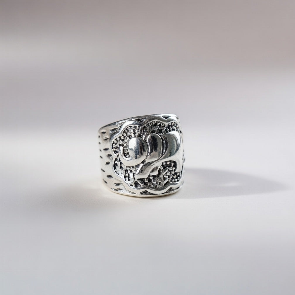 Wide Retro Elephant Carving Unisex Chunky Animal Large Silver Ring- Size 8 (P) — Boho Jewellery UK | The Colourful Aura