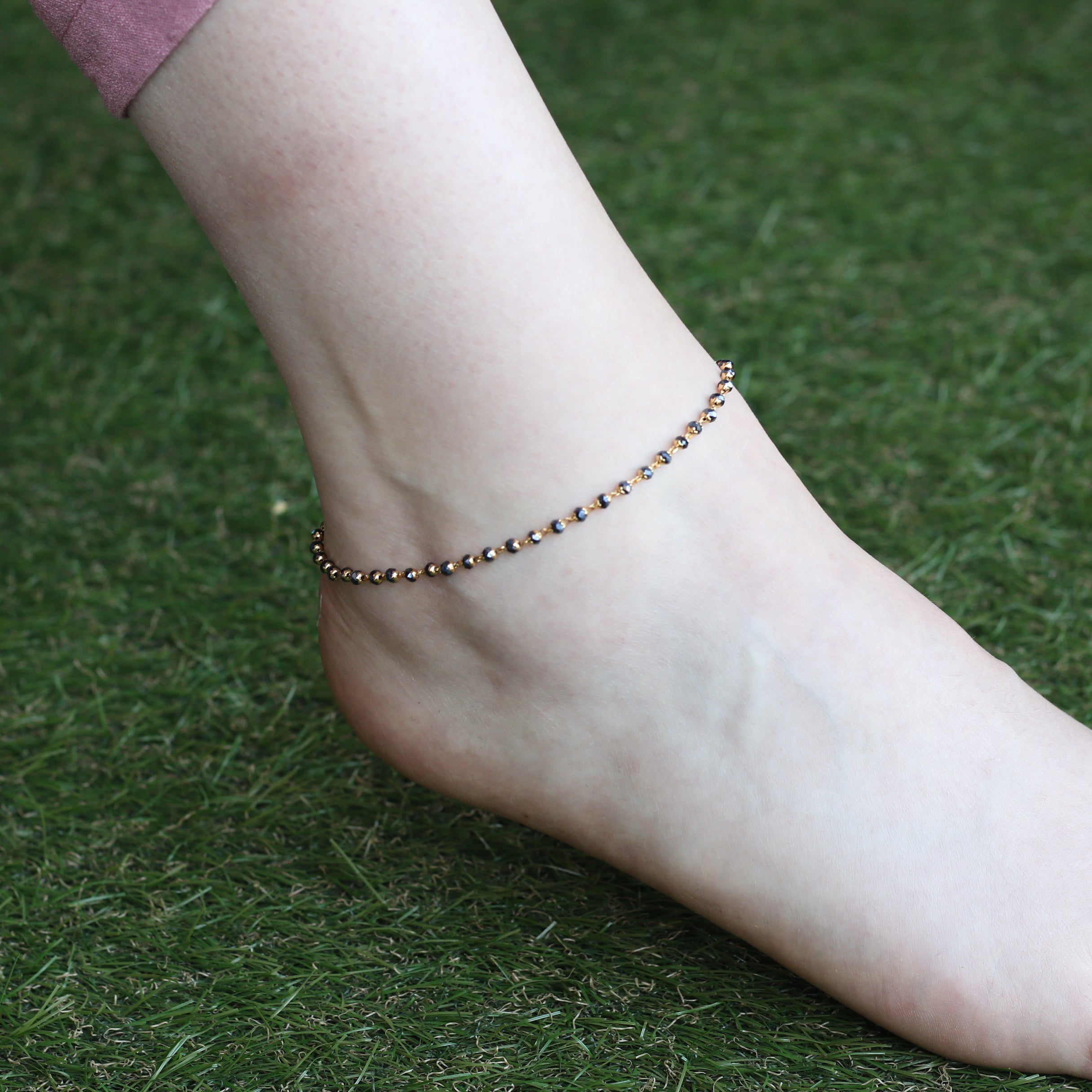 Black gold beaded slim foot anklet payal