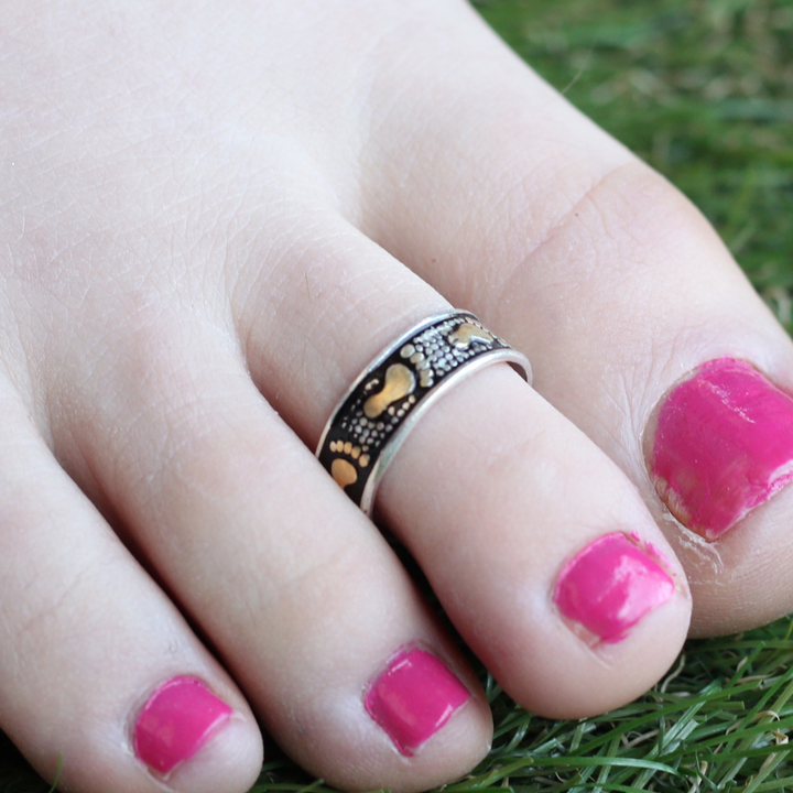 Black Footsteps Bohemian Midi Beach Stacking Band Toe Ring