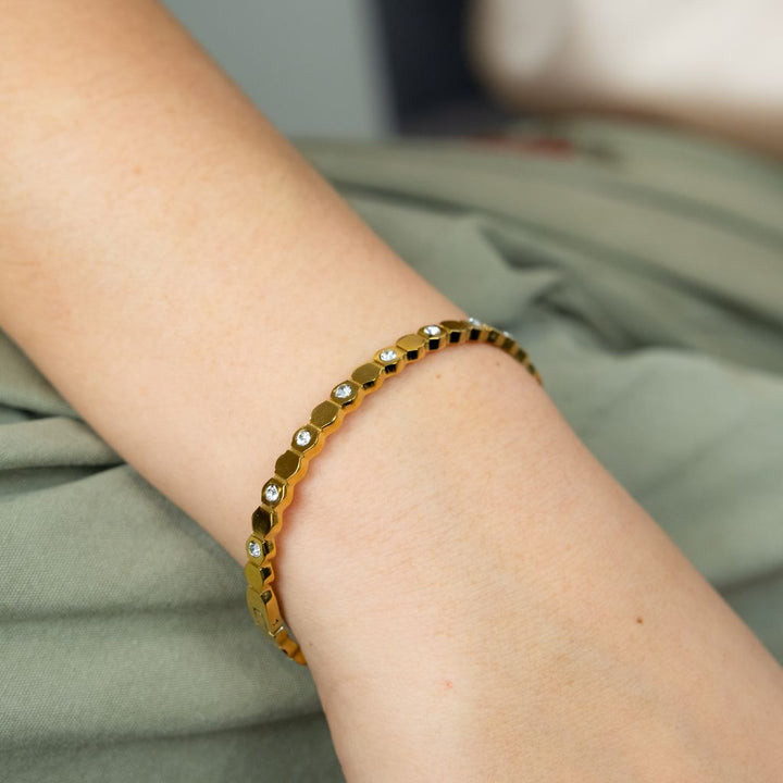 Gold Slim Honeycomb Hexagonal Zircon Elegant Cutting Grain Bangle Bracelet (Close-up Detail) | The Colourful Aura