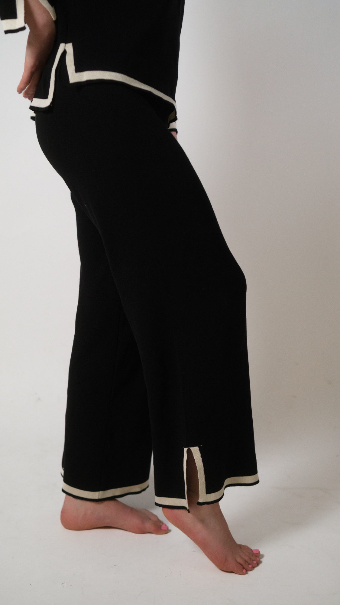 O-Neck Black Full Sleeve Loose Square Top Wide Leg Pant Women's Knitted Co-ord Set