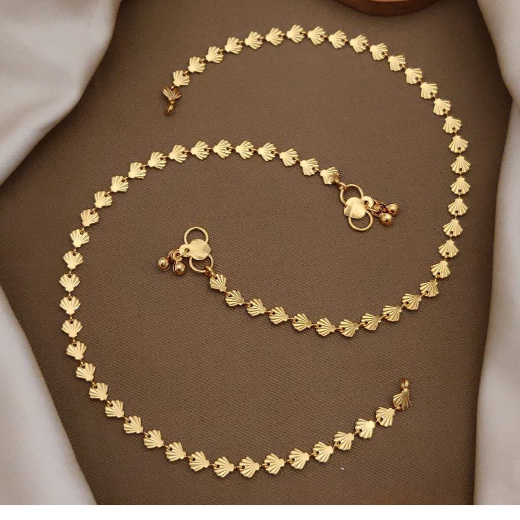 Golden Brass Fan Charm Minimalist Thin Slim Foot Payal Anklet