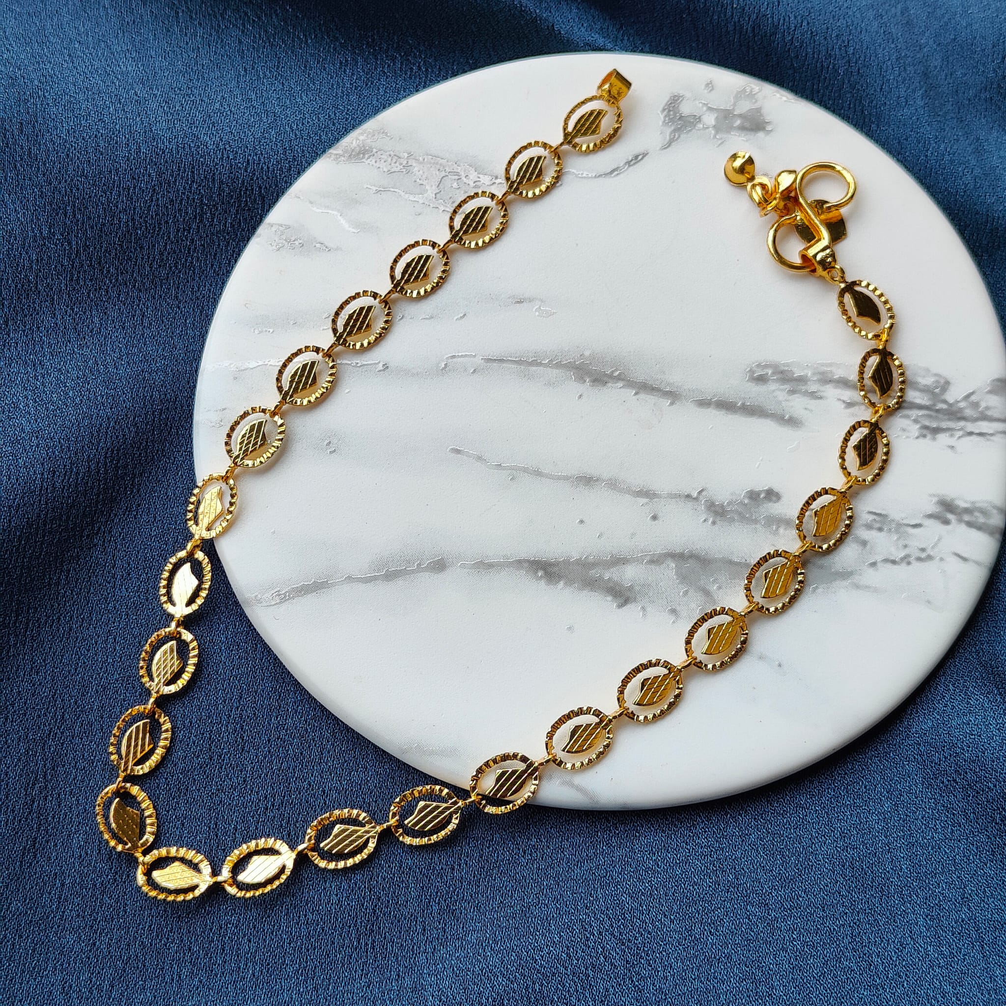 1 Pc Golden Brass Oval Leaf Minimalist Boho Thin Slim Foot Payal Anklet (Close-up Detail) | The Colourful Aura