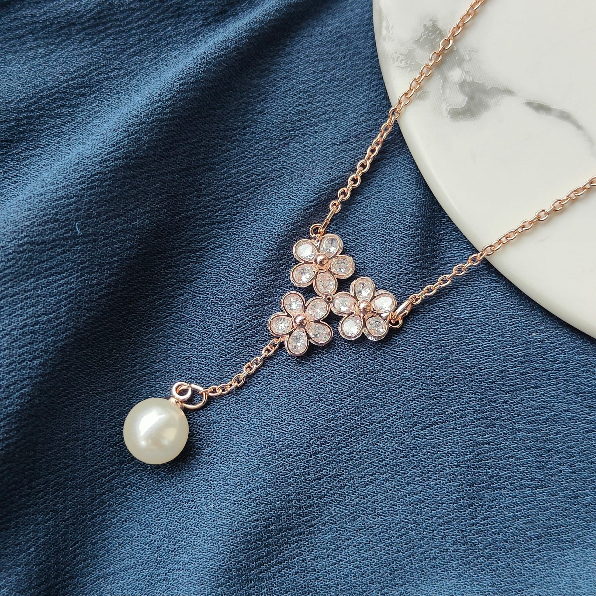 Large Floral Zircon Crystal Dokiya Pendant Dangle Necklace