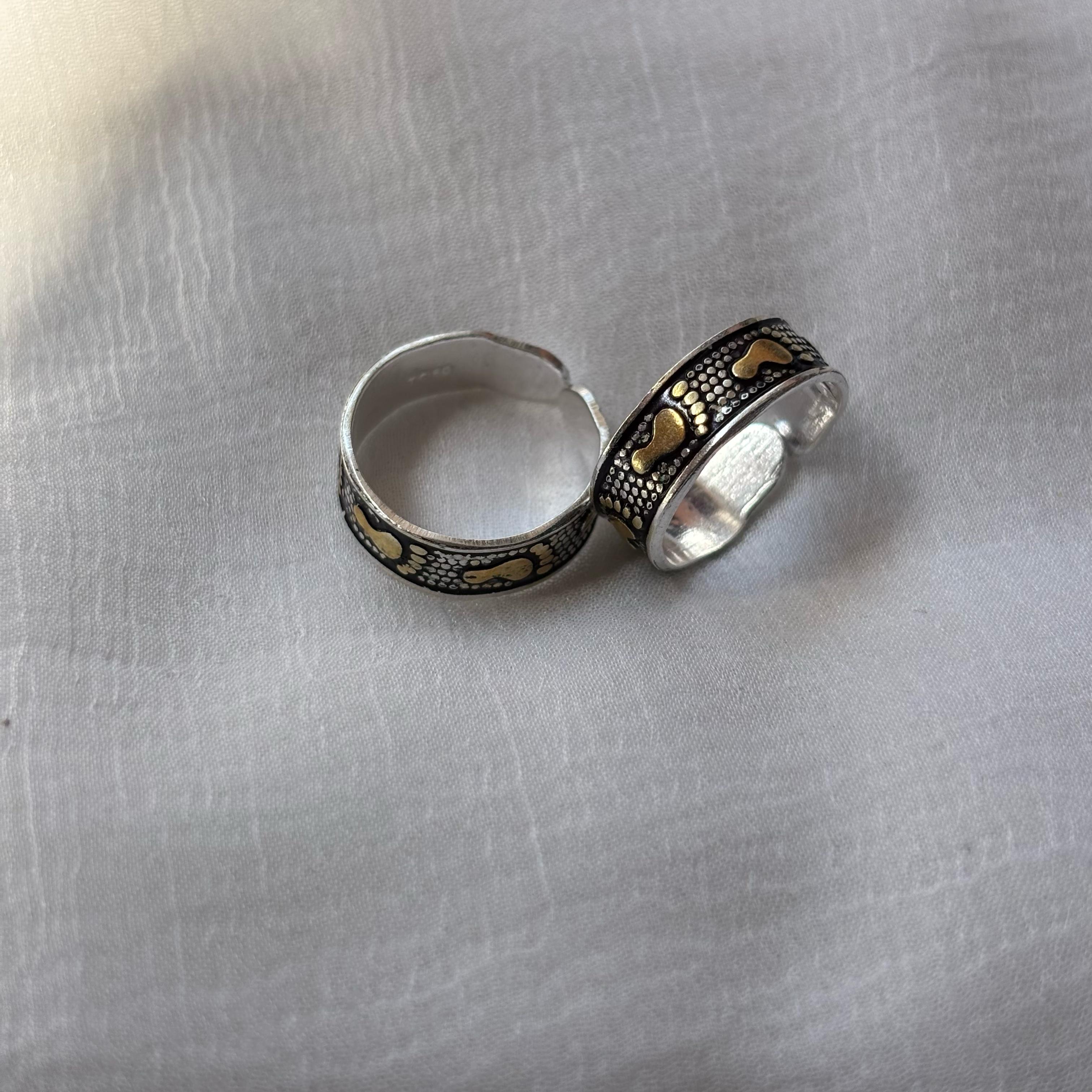Black Footsteps Bohemian Midi Beach Stacking Band Toe Ring