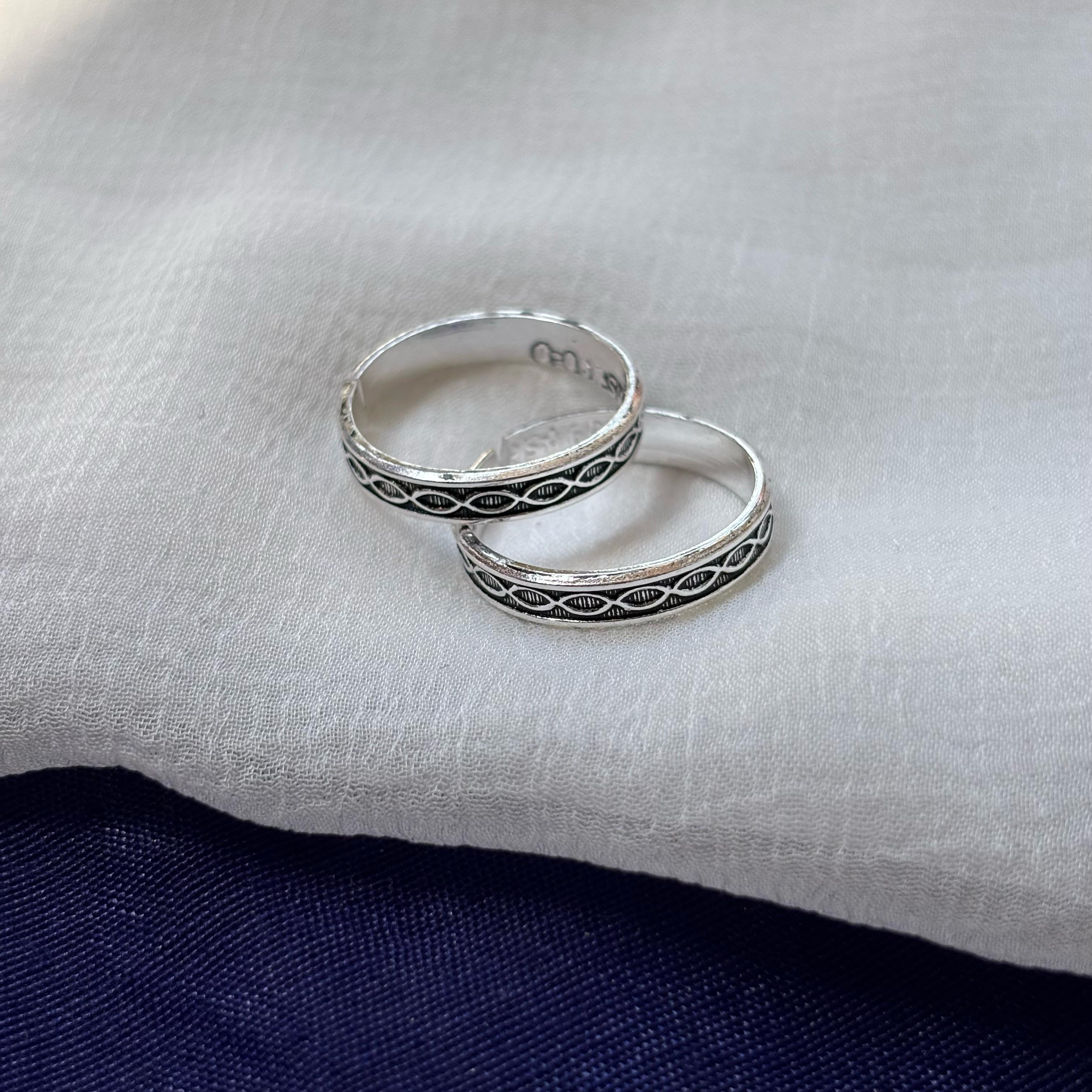 Black Adjustable Pure Silver Bohemian Foot Toe Ring (Close-up Detail) | The Colourful Aura