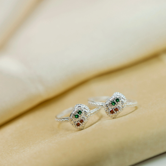 925 Silver Colourful Green Red Zircon Boho Indian Bichiya Toe Ring – The Colourful Aura