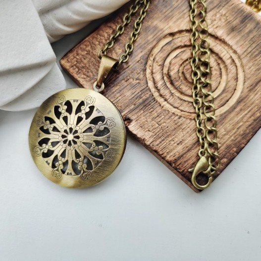 Personalized photo album Locket