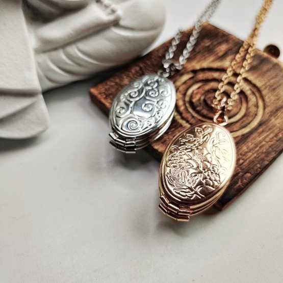 Personalized photo album Locket