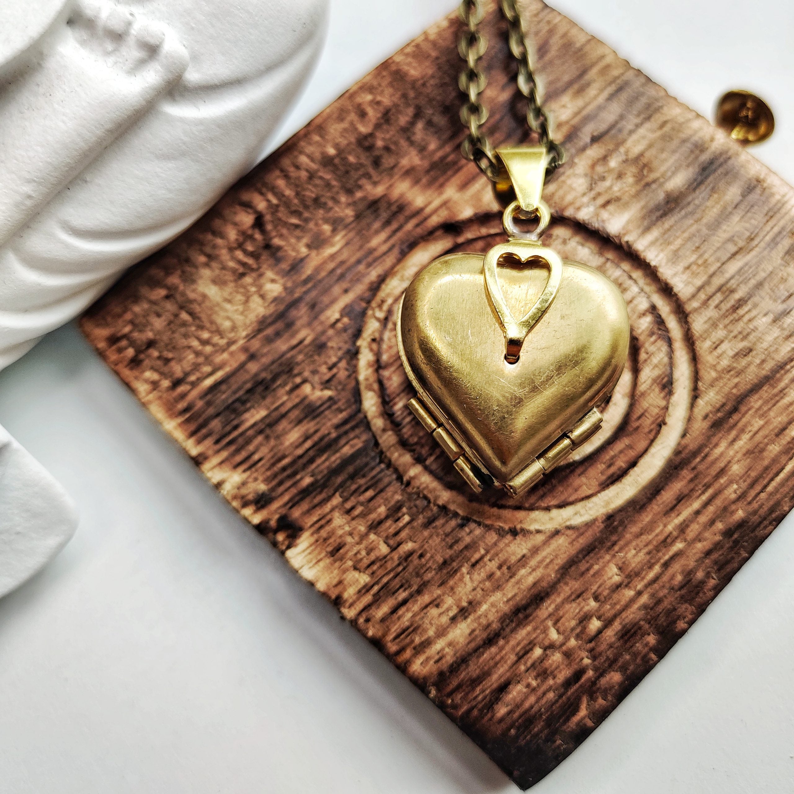 Personalized Photo Heart Locket, Personalized Album Necklace Jewelry, Miss You gift, Vintage Personal Picture Pendant, Gifts for Mom