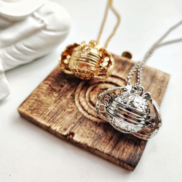 Personalized Photo Locket, Family Album Necklace Jewelry, Miss You gift, Vintage Personal Photo Pendant, Gifts for Mom, Picture Locket