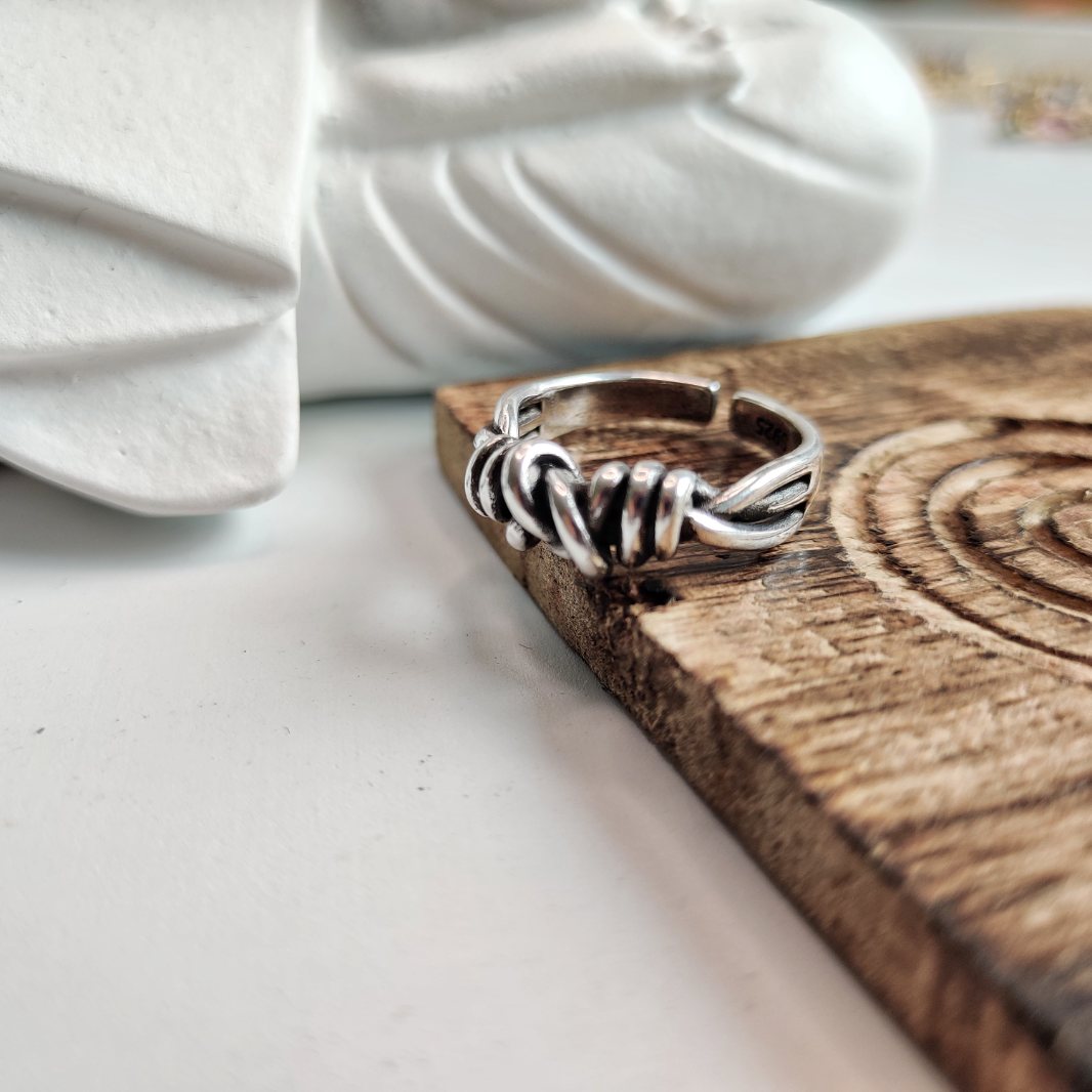 Celtic love discount knot wedding band