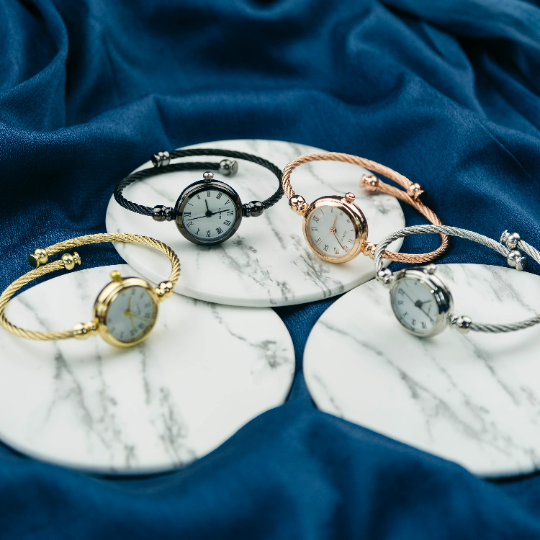 Rose gold top watch and bracelet