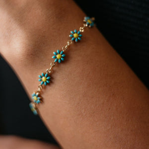 Multicolour Turquoise Sun Flower Summer Indie Boho Daisy Charms Bracelet (Close-up Detail) | The Colourful Aura