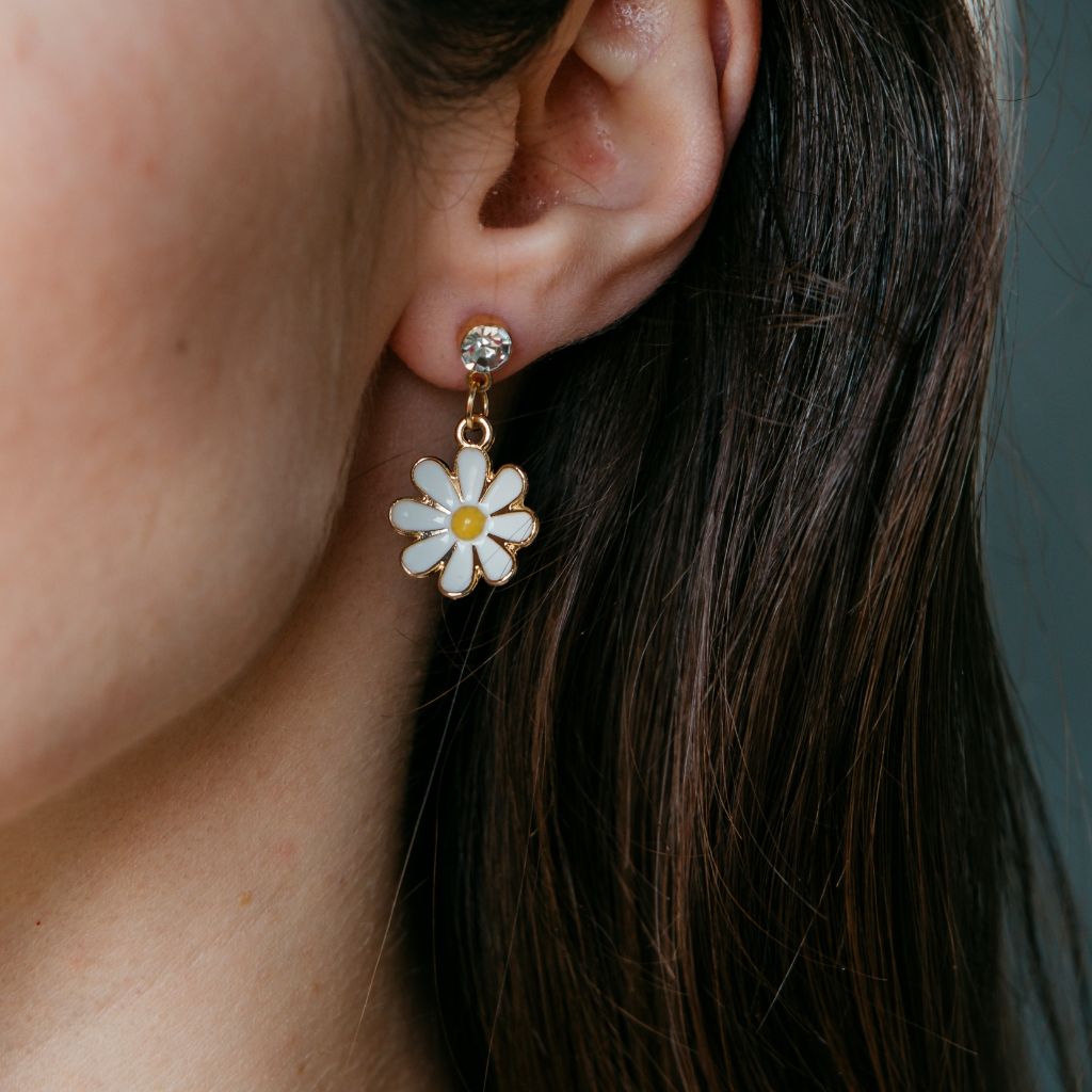 White Daisy Sun Flower Zircon Dangle Drop Summer Floral Handmade Stud Earrings