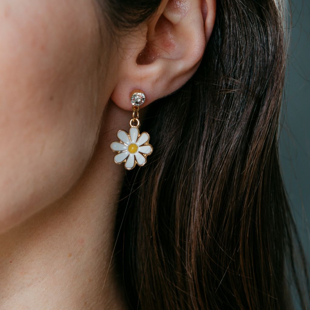 White Daisy Sun Flower Zircon Dangle Drop Summer Floral Handmade Stud Earrings — Boho Jewellery UK | The Colourful Aura