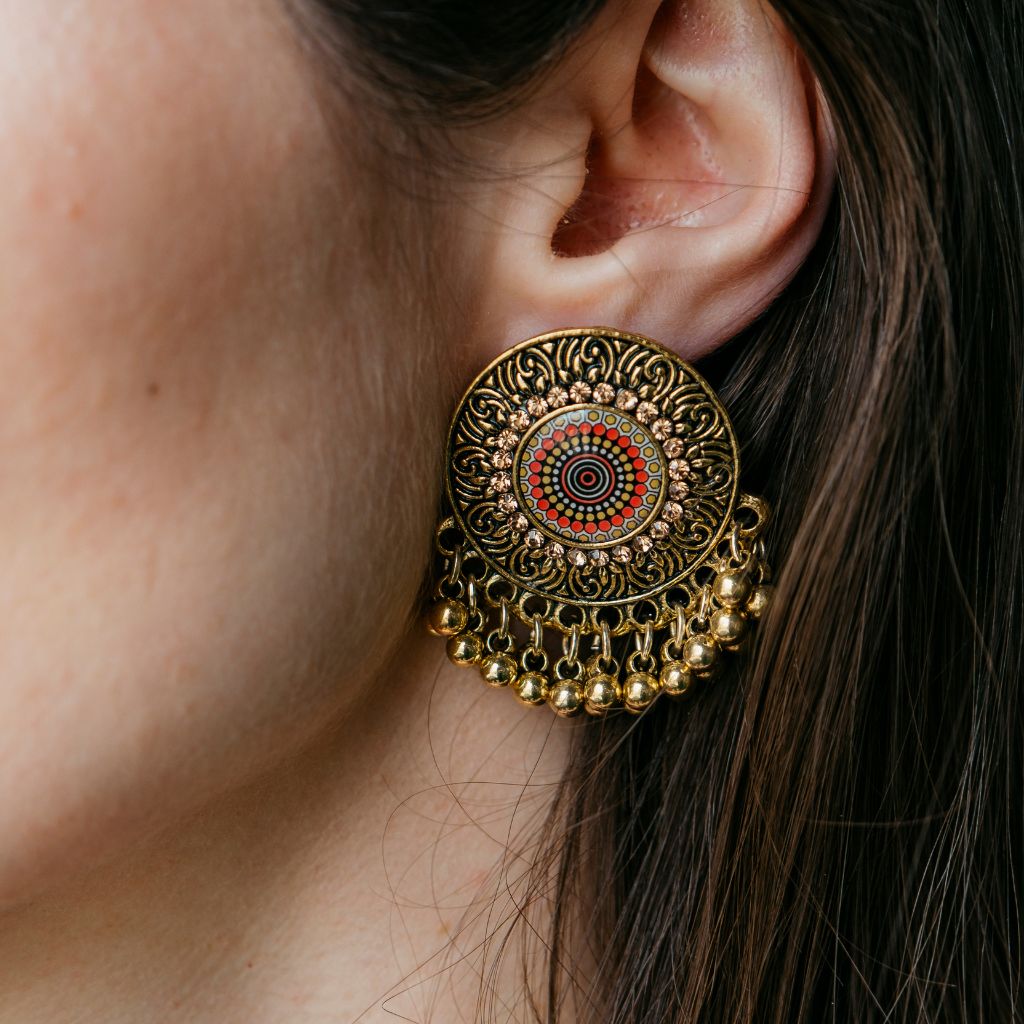 Asian Gold Earrings Studded With Polki Stones - £790.00.00 (SKU:28880)