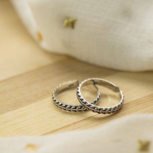 Slim Leaf Toe Ring