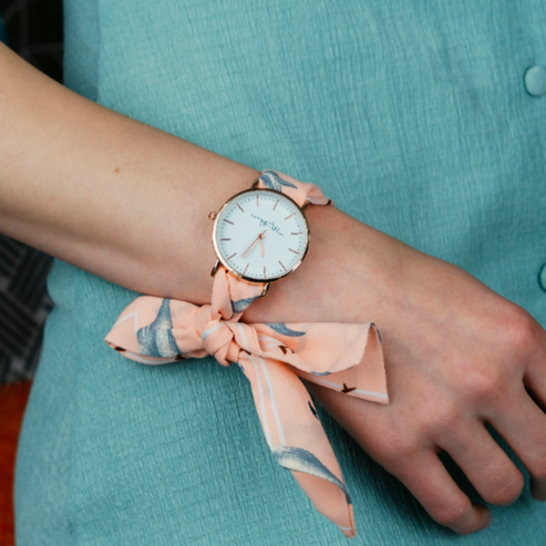 Pink Swan Cloth Women Wristwatch