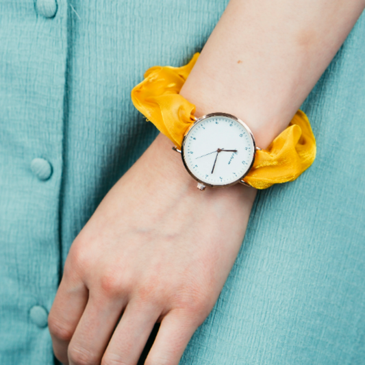 Musturd Handmade Colour Women Elastic Strap Bracelet Wristwatch