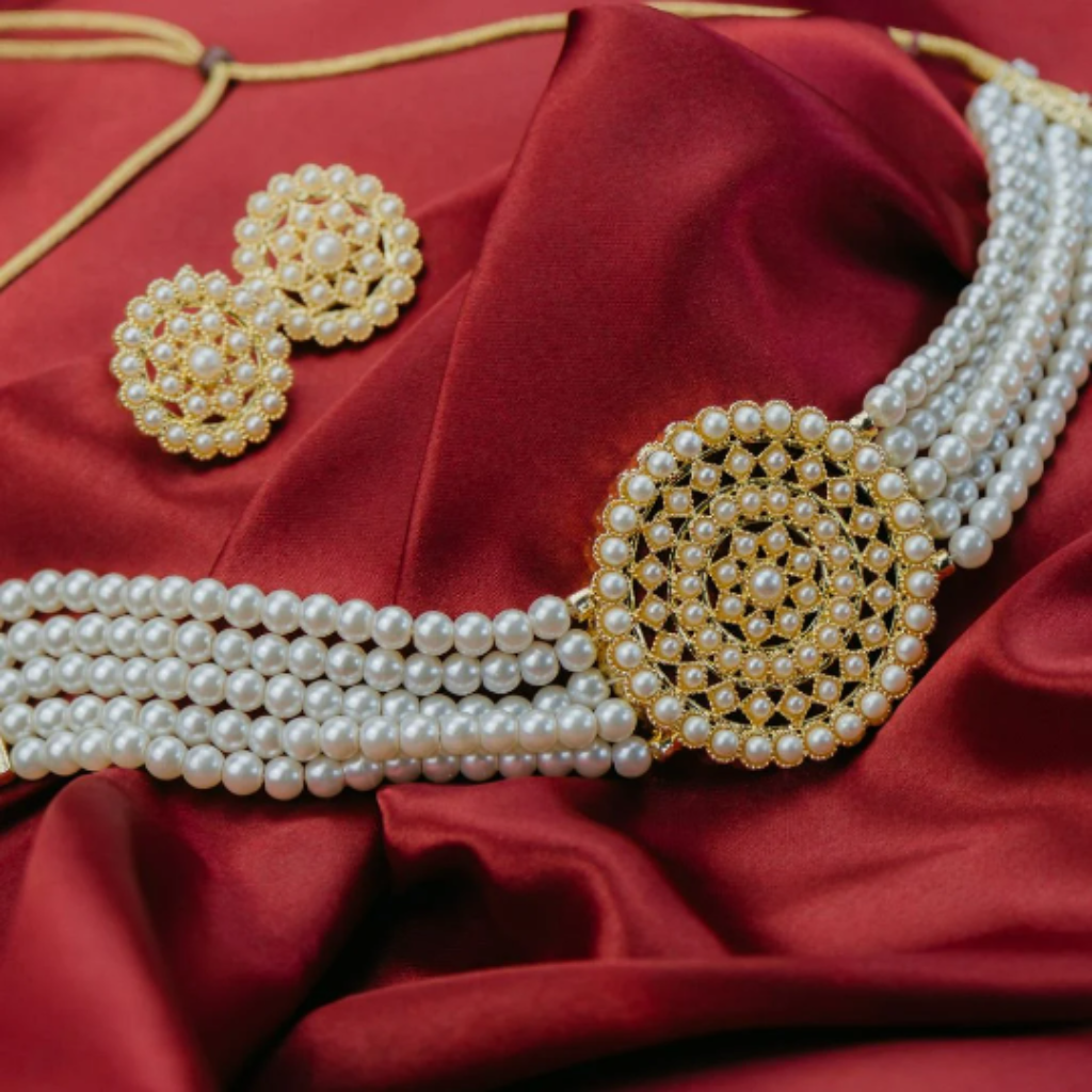 Wide shop white choker