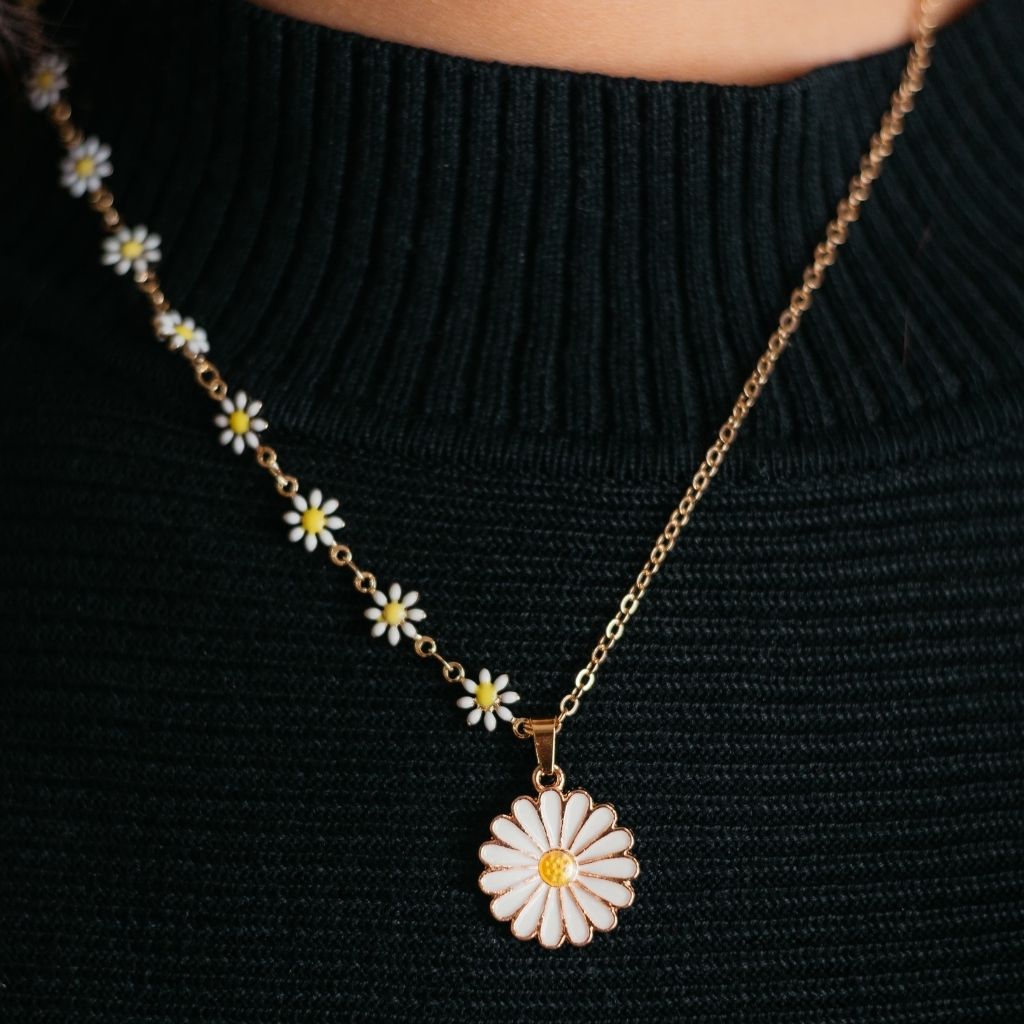 Half Turquoise Flower Charms Choker Summer Indie Boho Daisy Floral Necklace (Close-up Detail) | The Colourful Aura
