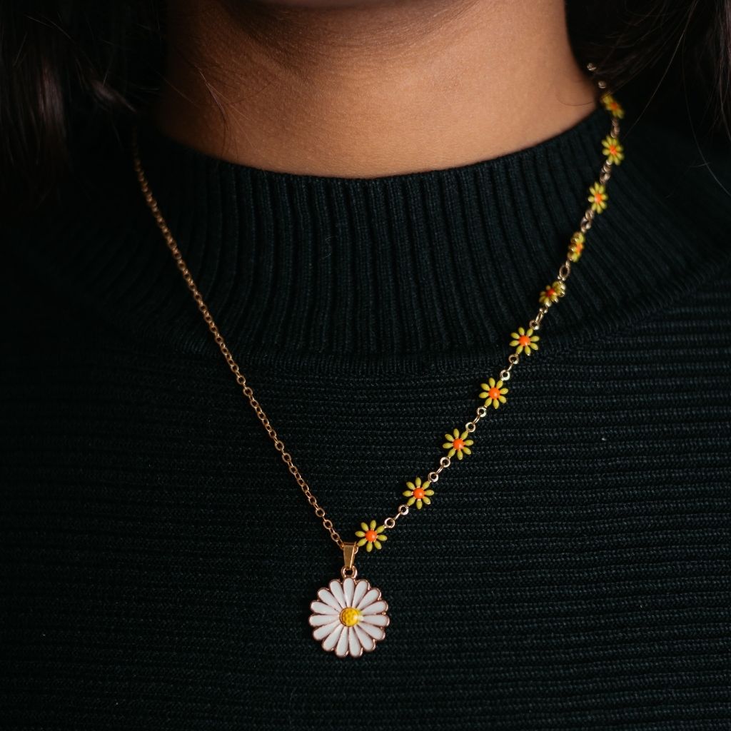 Yellow Half Turquoise Flower Charms Choker Summer Indie Boho Daisy Floral (Close-up Detail) | The Colourful Aura