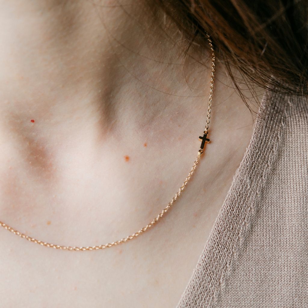 Rose Gold Cross Pendant Necklace | REEDS Jewelers