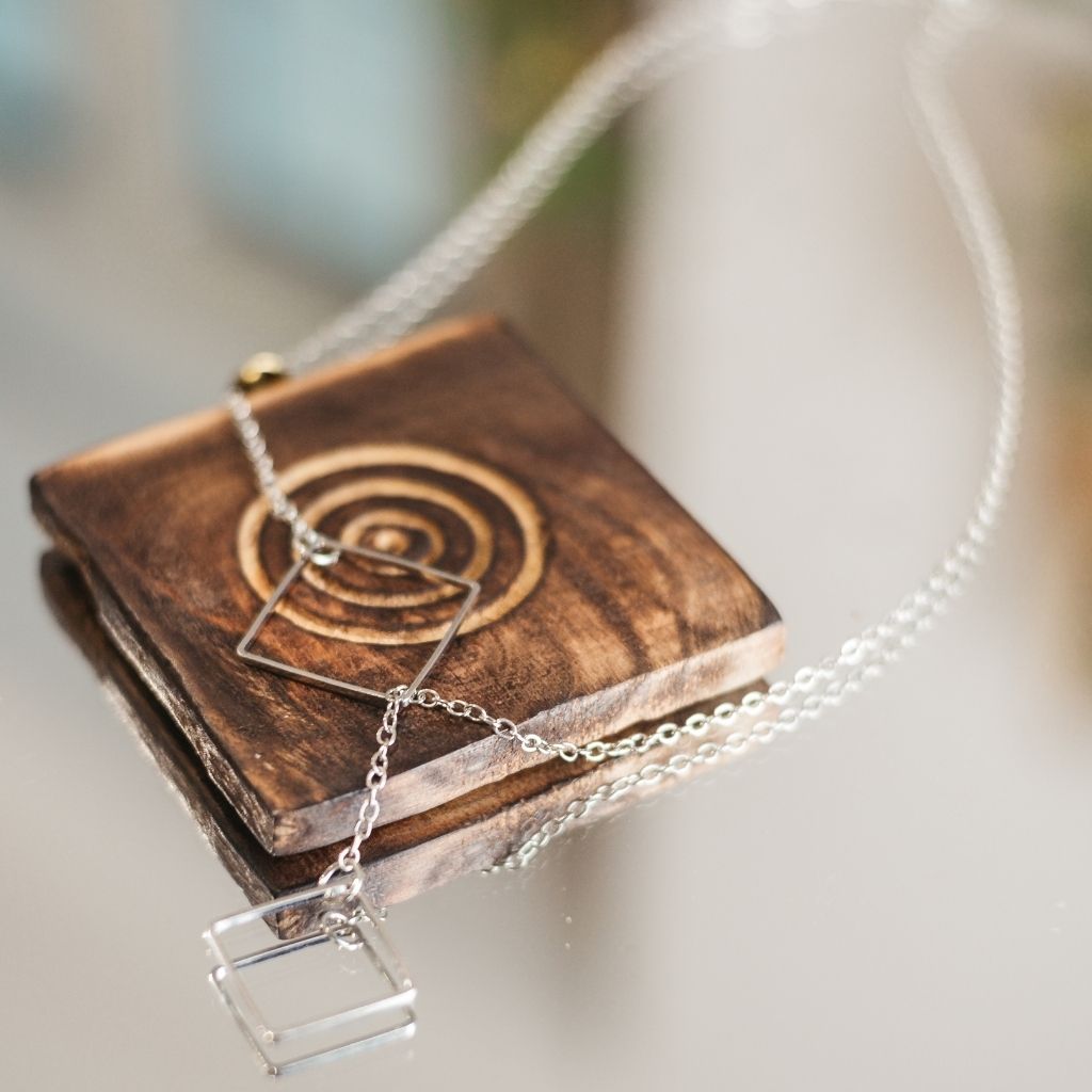 Two Square Drop Lariat Y Shape Interlock Rectangle Bar Lariat Drop Necklace