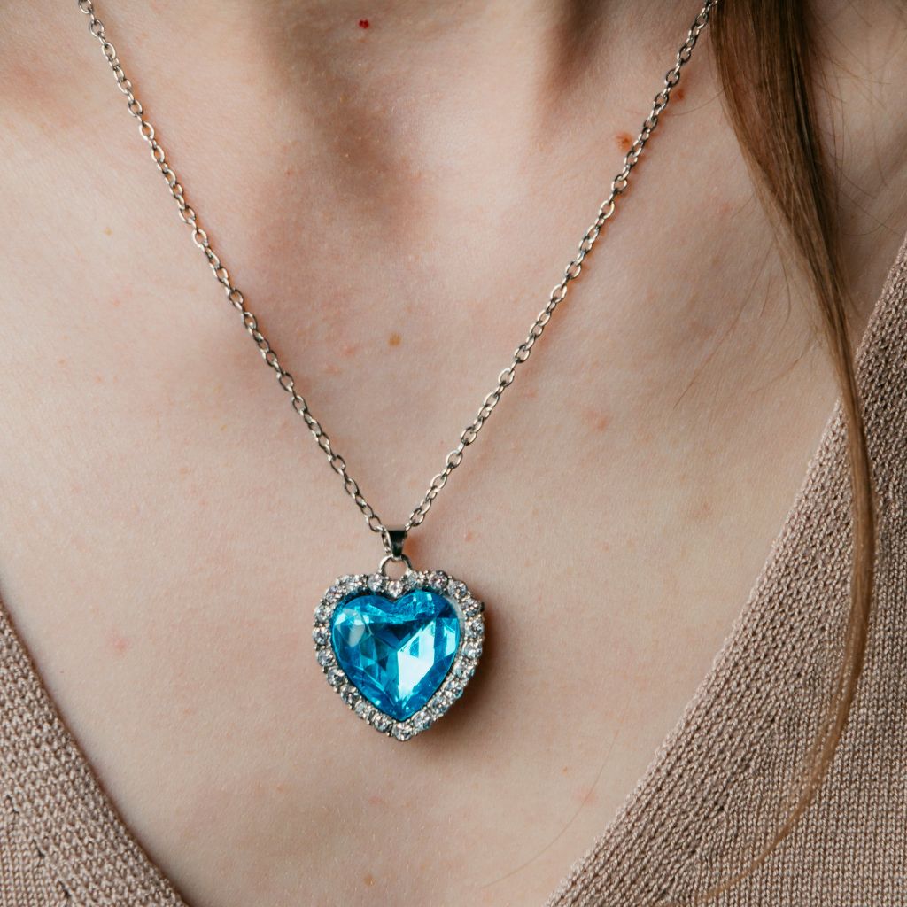 Titanic Blue Heart Pendant – The Colourful Aura