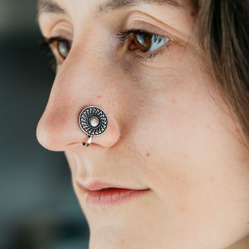 Oxidised Whirl Silver Nose Pin