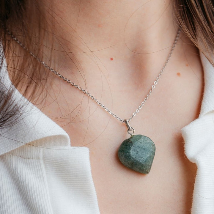 Amazonite Green Necklace Purple Amethyst Amazonite Green Rose Quartz Heart Shape (Close-up Detail) | The Colourful Aura