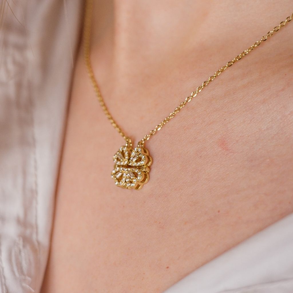 Four Heart Crystal Clover Flower Magnet Foldable Pendant Necklace