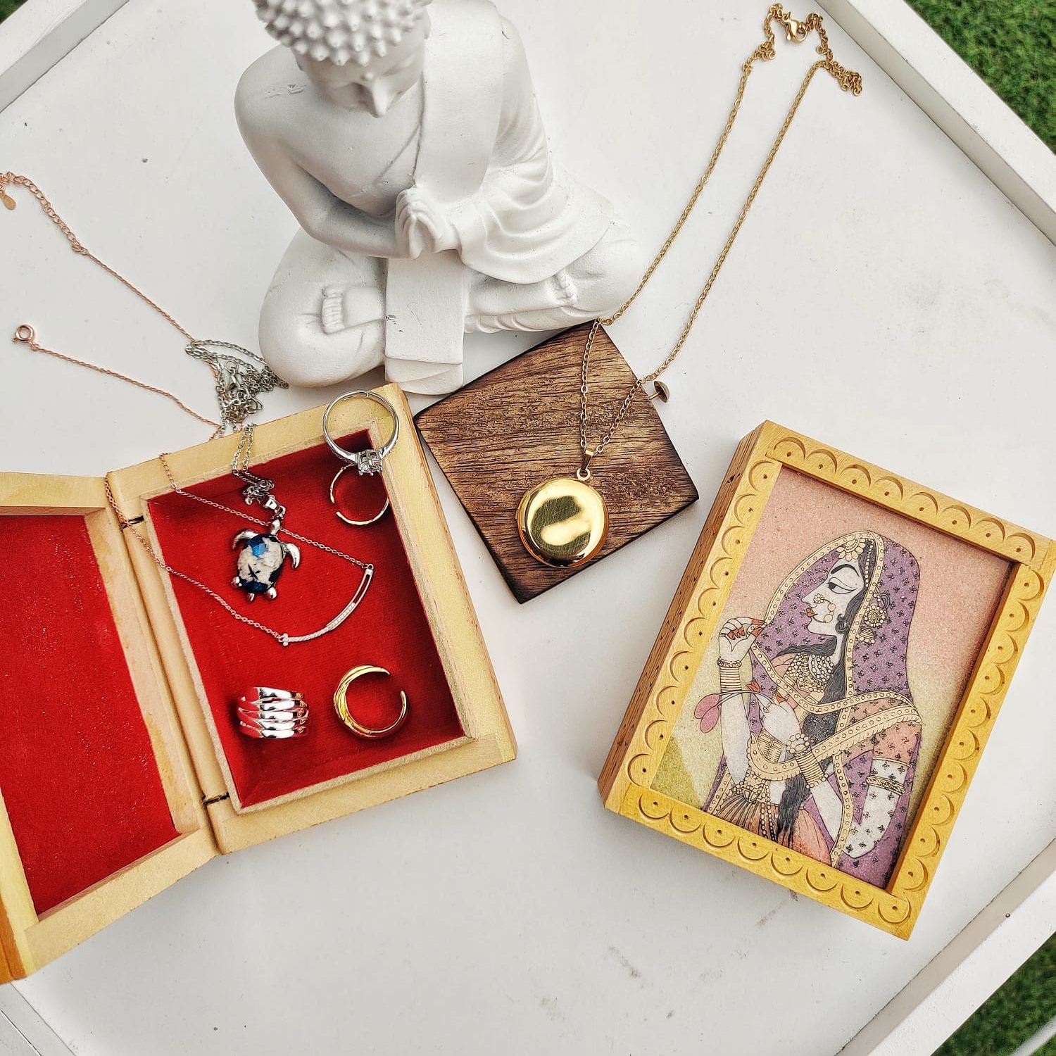 Handmade Wooden Queen Portrait Vintage Wood Carving Indian Trinket Jewellery Box