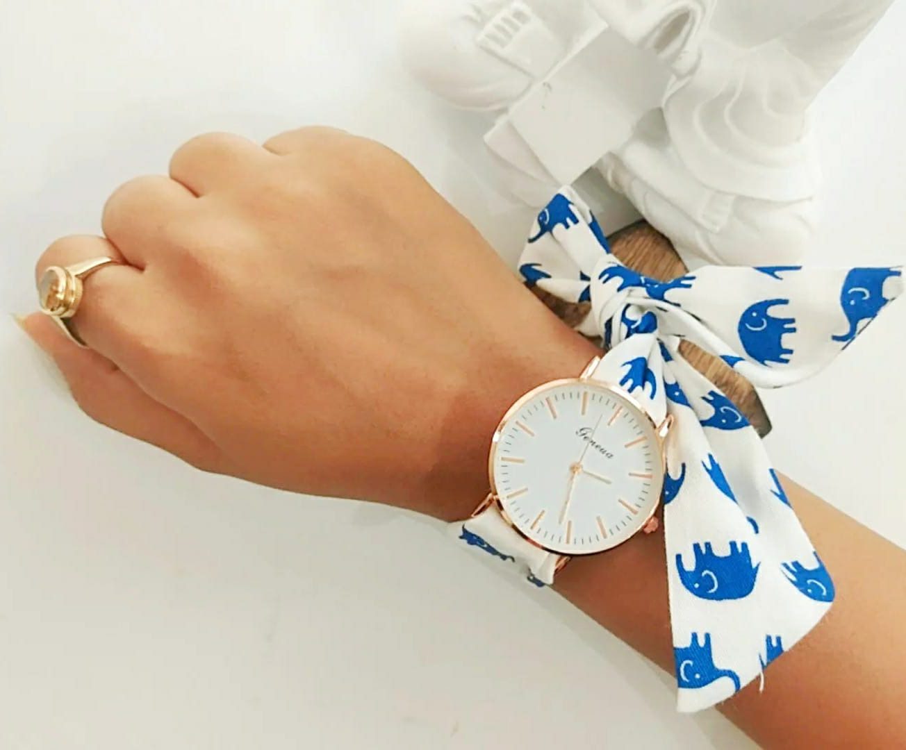 Elephant wrist outlet watch