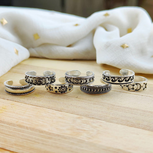 Silver Plated oxidised Bohemian Floral Toe Ring.