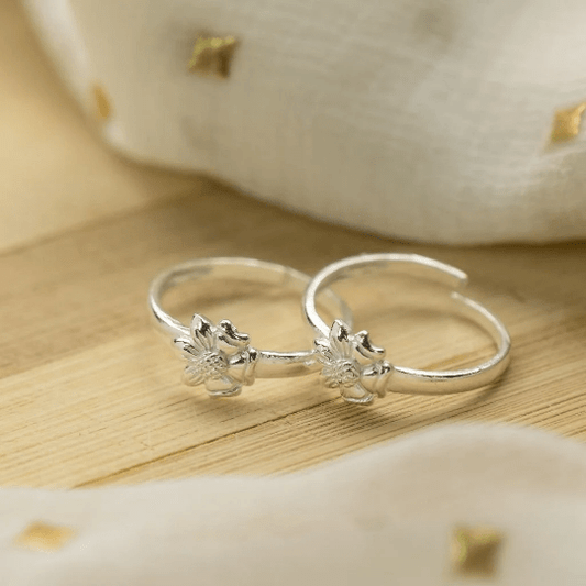 Adjustable Silver Floral Slim Daisy Stacking Dainty Midi Ring