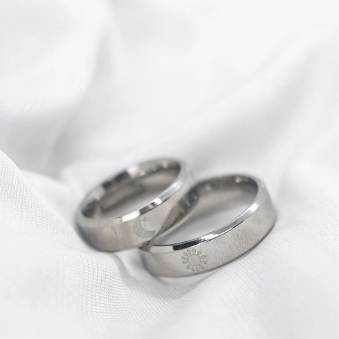 STAINLESS STEEL COUPLE GOLDEN HEART BAND PROMISE RING SET