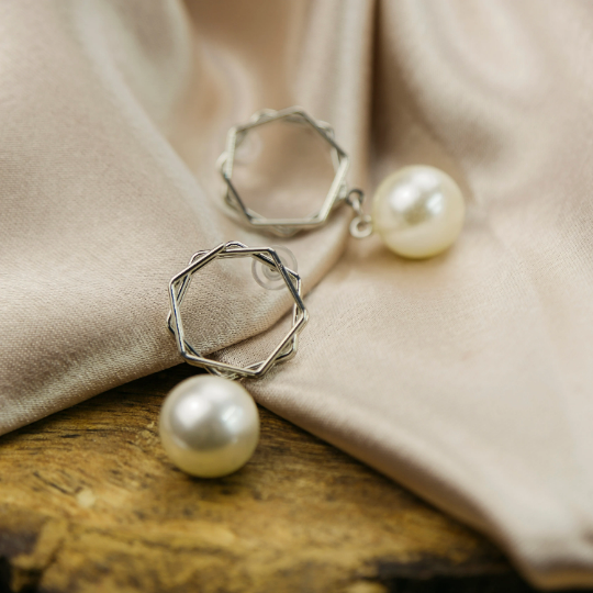 Silver Gold Hexagon Freshwater Single White Large Pearl Dainty Drop Dangle Stud (Close-up Detail) | The Colourful Aura