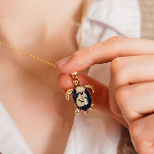 BLUE WHITE SEA TURTLE PENDANT NECKLACE