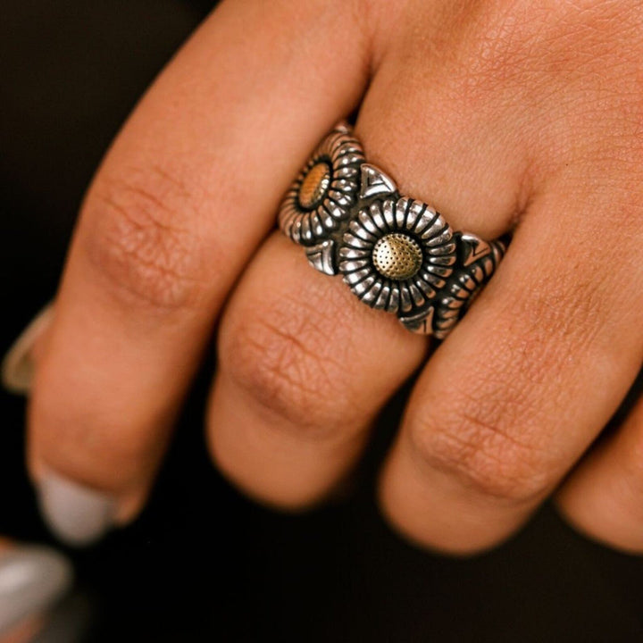 Silver Plated Vintage Sun Flower Daisy Wide Cuff Band Ring