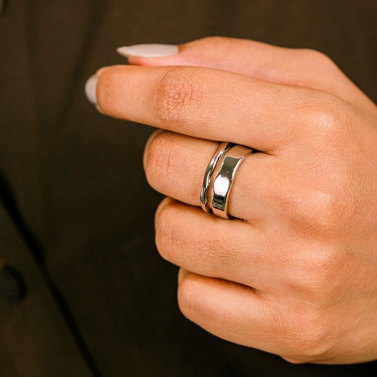 Adjustable wave store ring