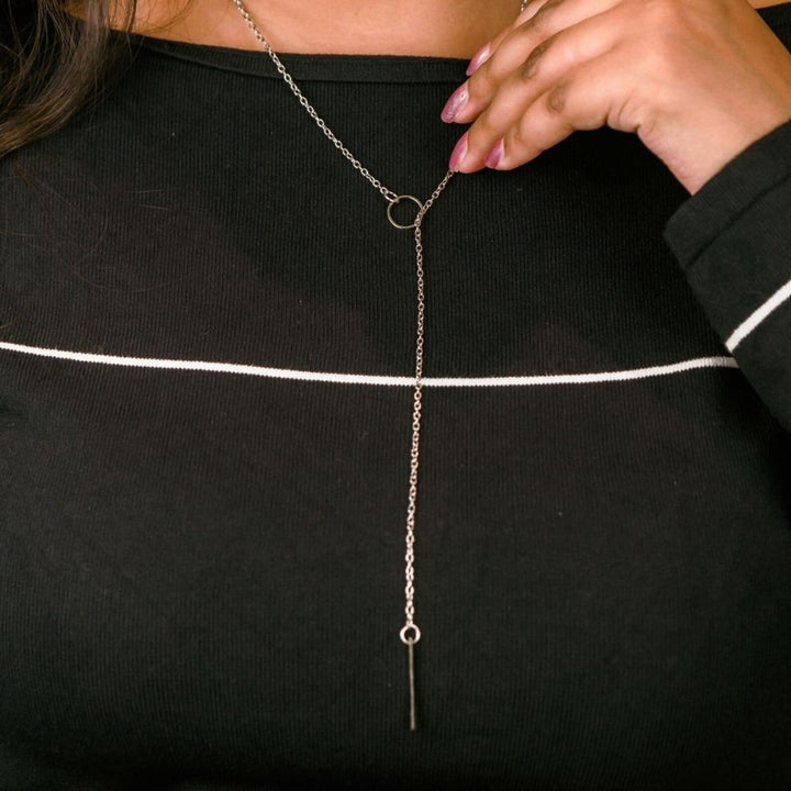 Gold Silver Single Long Slim Bar Drop Y Shape Circle Interlock Lariat Necklace (Close-up Detail) | The Colourful Aura