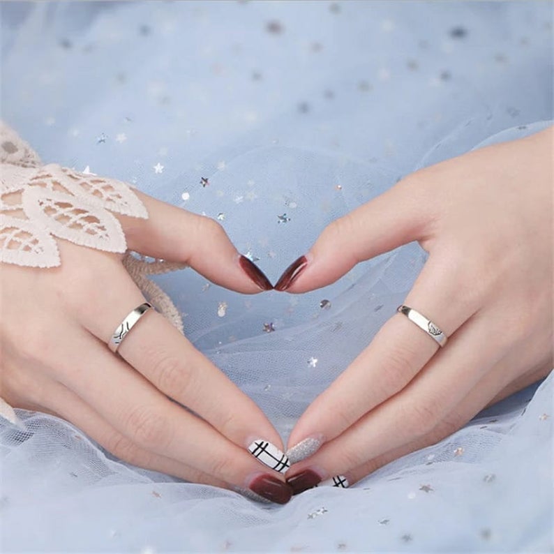Adjustable Hand Holding Matching Couple Band Promise Ring Set