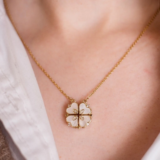 Four Heart Magnet Zircon Crystal Foldable Drop Pendant Flower Necklace